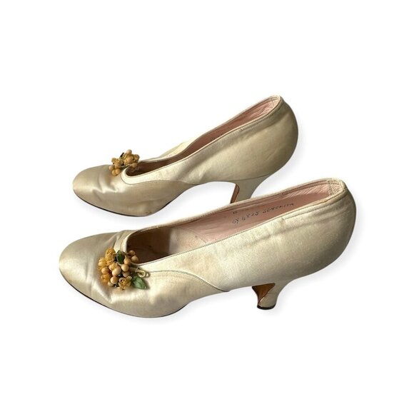 Saks Fifth Avenue 'Debutante Fashions' Ivory Satin Heels – Circa‎ 1950s, 5C - Picture 10 of 13